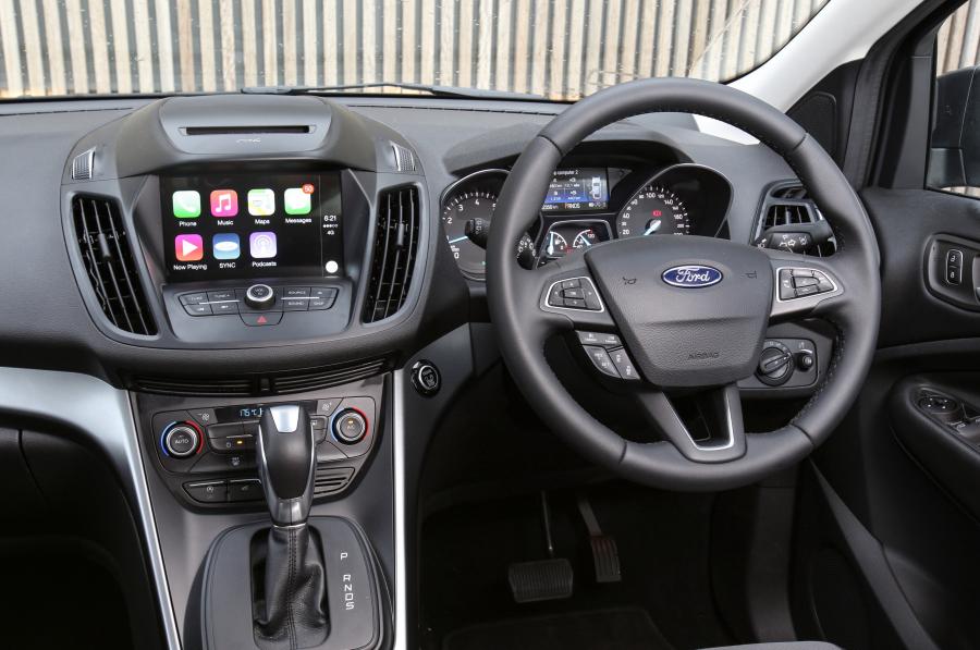 Интерьер Ford Escape Trend 2016 года  (AU) (фото 4 из 44)